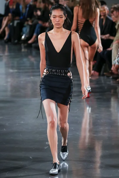Look 15